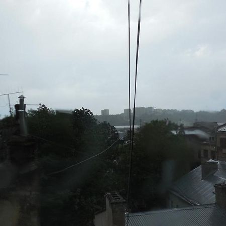 2 Room Apartment Near Opera House Lviv Ngoại thất bức ảnh