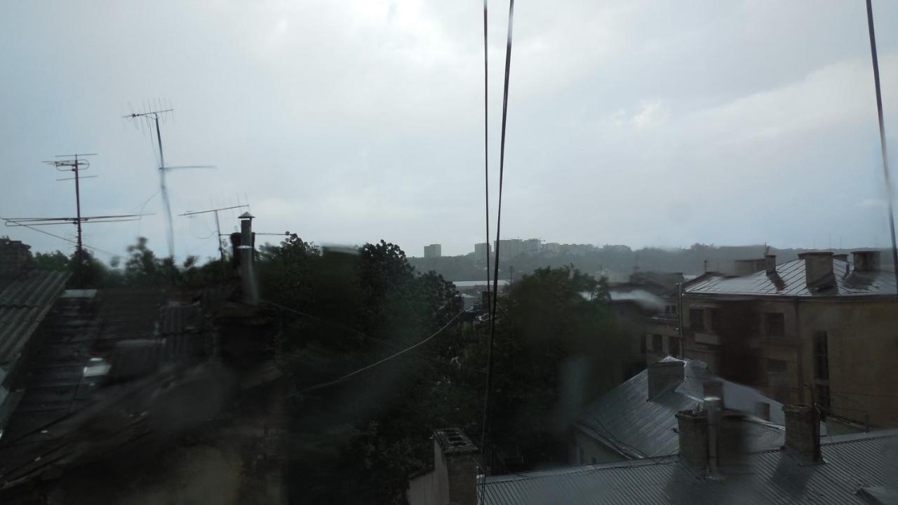 2 Room Apartment Near Opera House Lviv Ngoại thất bức ảnh
