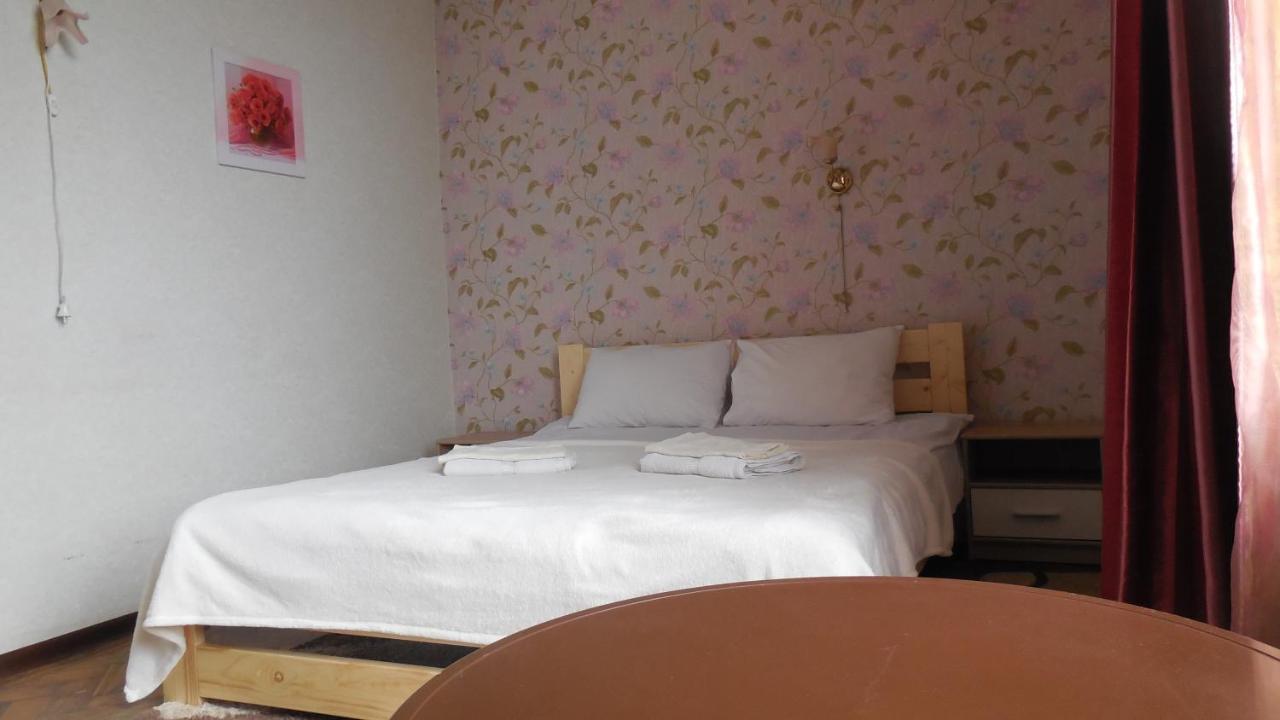 2 Room Apartment Near Opera House Lviv Ngoại thất bức ảnh